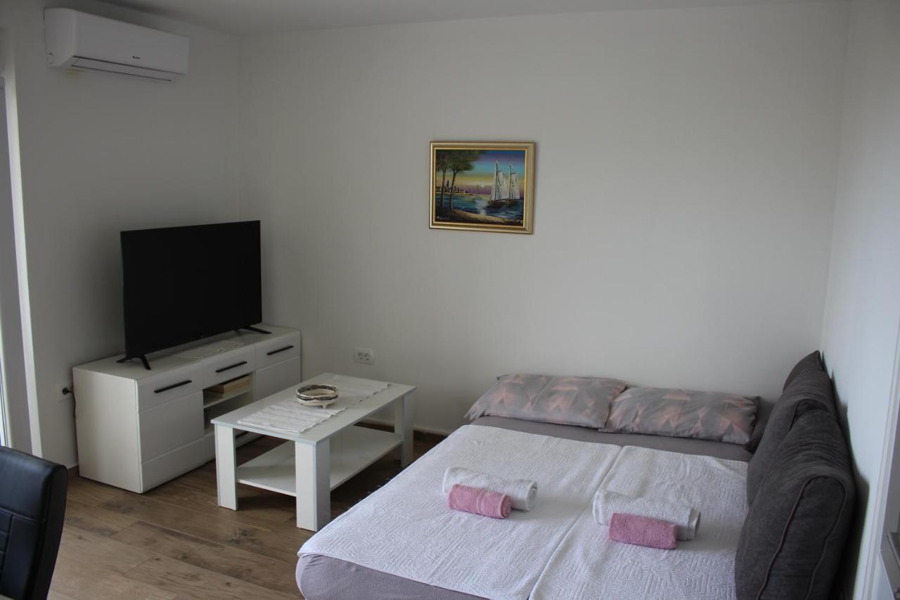 Apartments Bonaca Rovanjska Eksteriør bilde